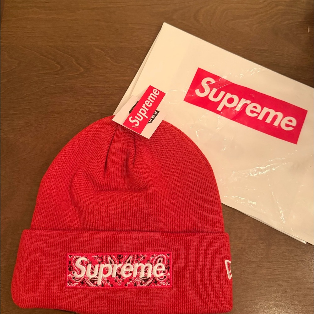 Supreme Scarlet Knit Hat